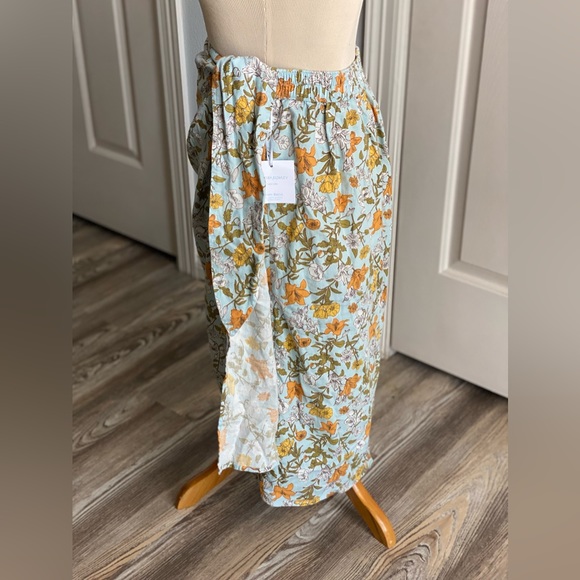 Cynthia Rowley Floral Prints Wrap Skirt - Picture 3 of 4